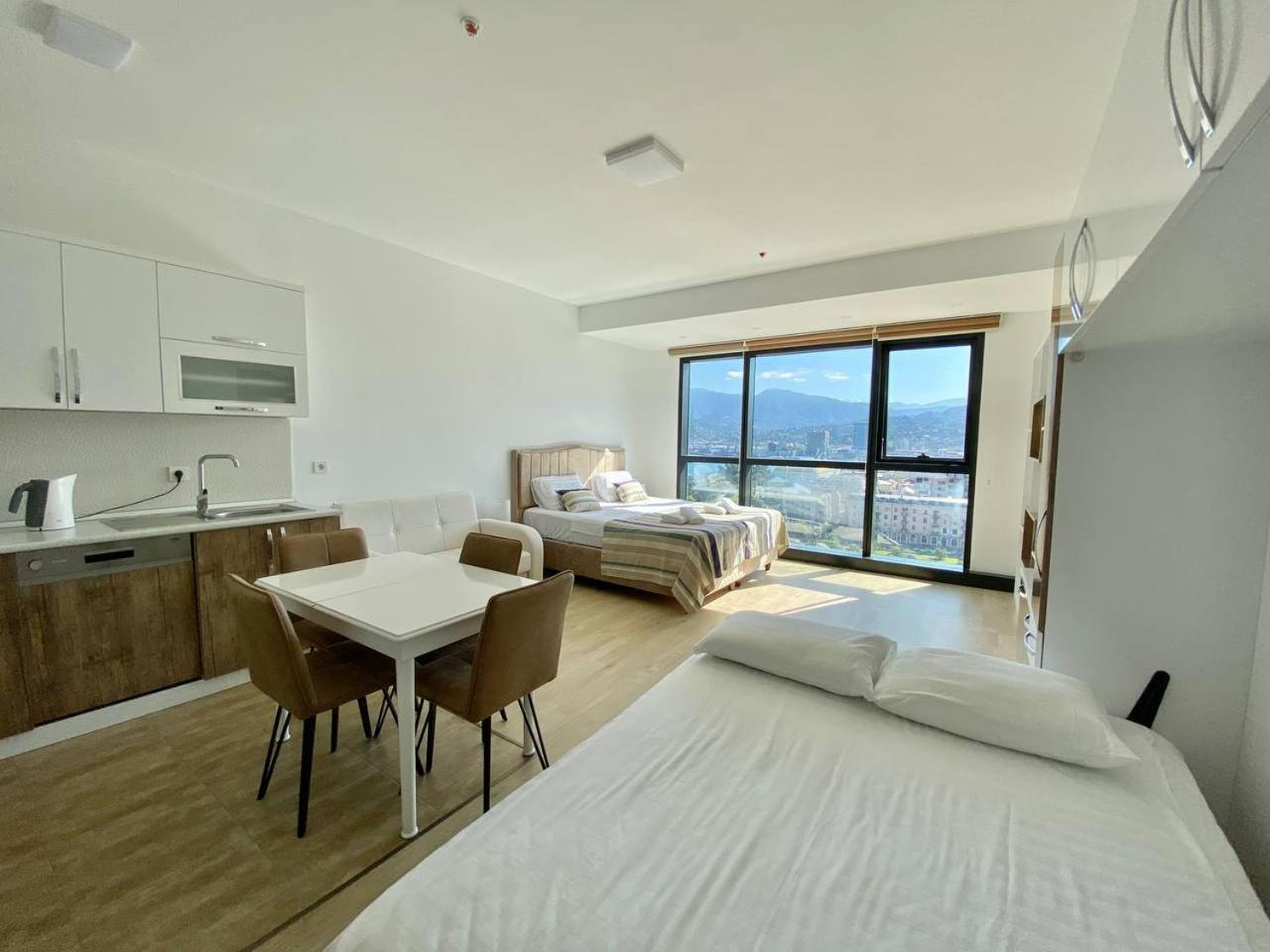 Apartments With Sea And Mountain Views, Portа Batumi Tower Экстерьер фото